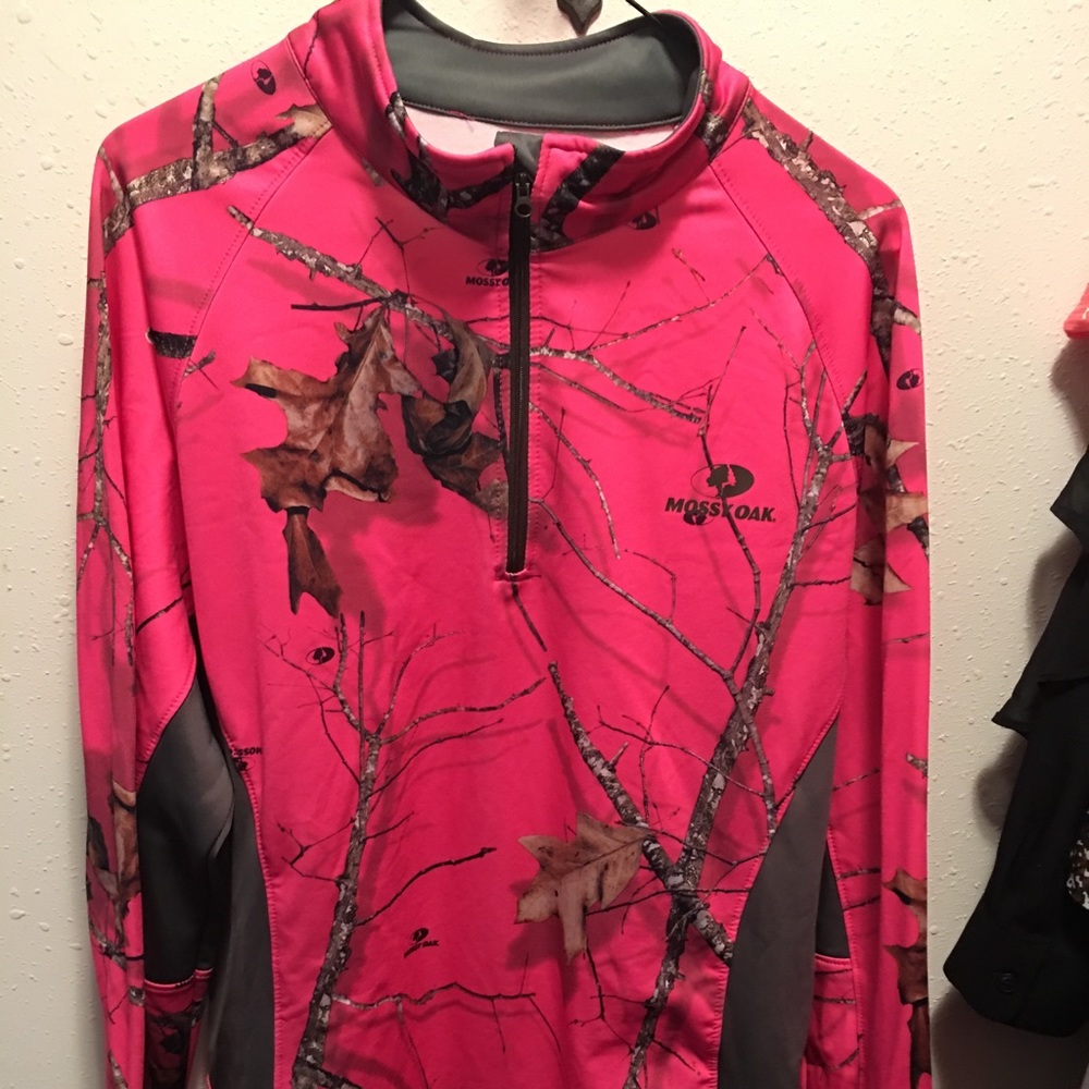 Mossy Oak pink camouflage sweatshirt